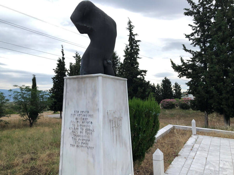 The monument of the 700 Thespians in Thermopylae